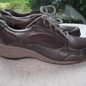 EasySpirit Silver dark grey metallic leather comfortable lace up sneakers S 7.5